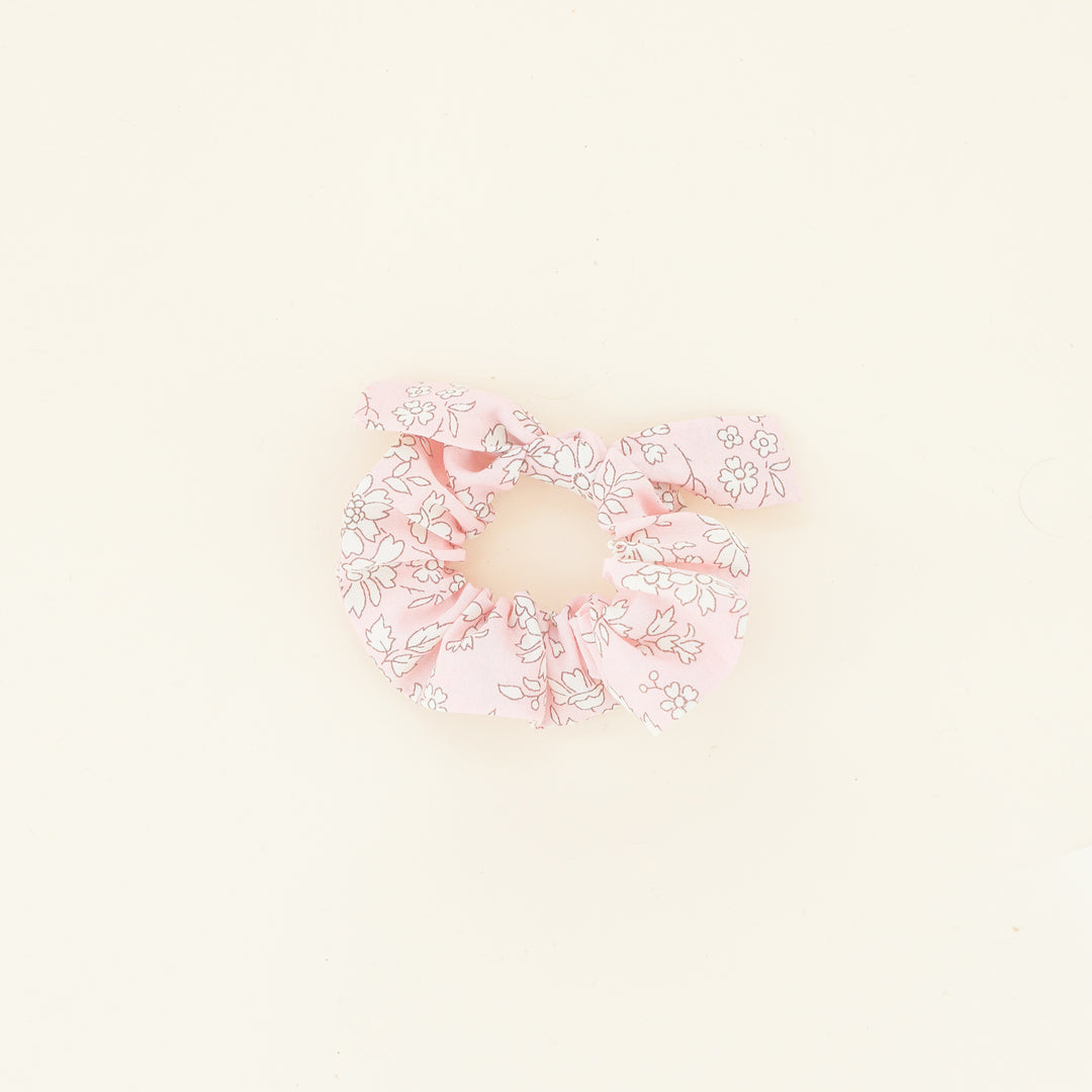 Little Girl's scrunchie in Light Pink Floral