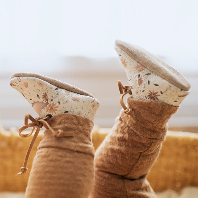 Baby girl leather floral summer and spring shoes with soft soles.