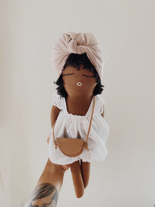 Me-Chári x Sun & Lace