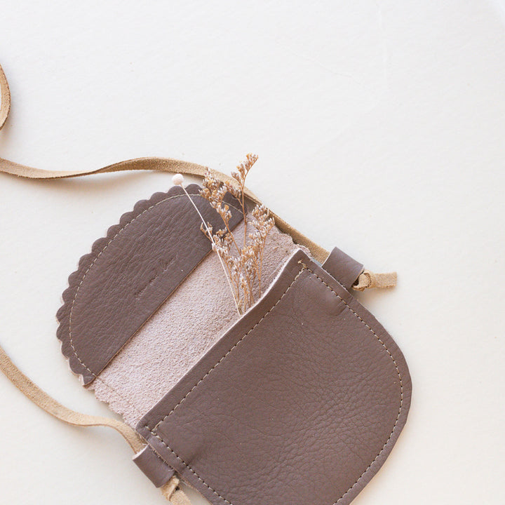 Scalloped Little Kids' Leather Bag in Clay
