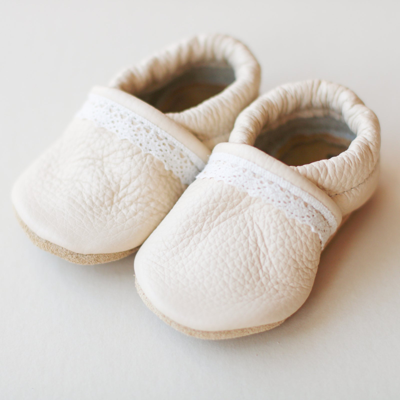 cream baby girl slip-on shoe with lace