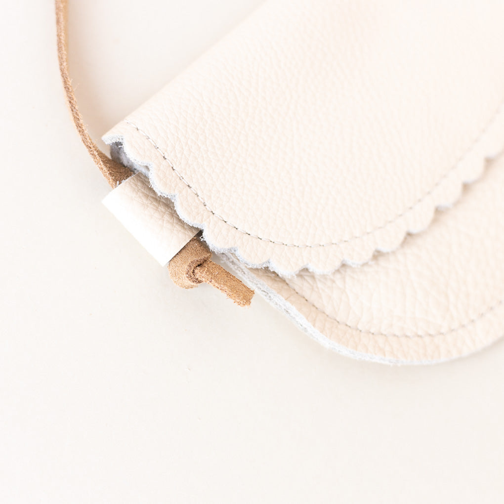 Little Girls' Scalloped Leather Purse in Cream