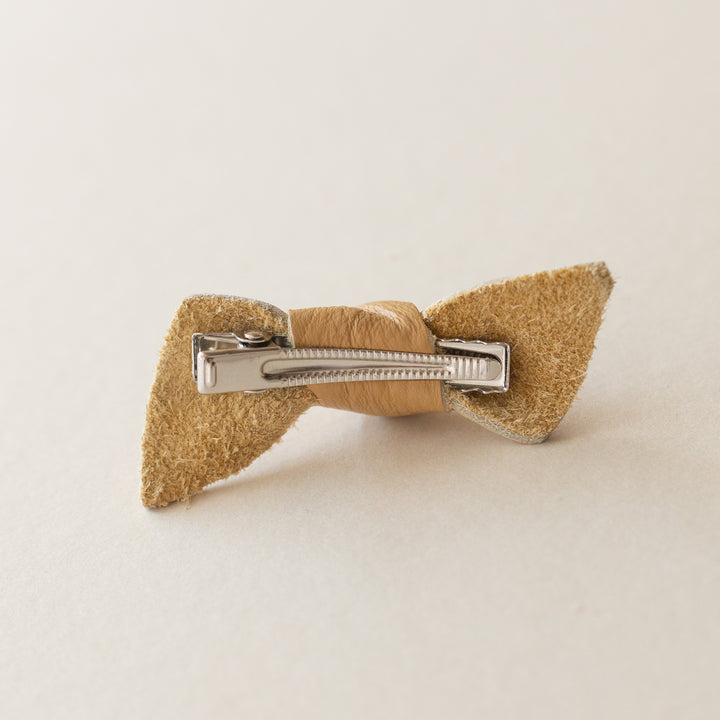 Knotted bow barrette in latte