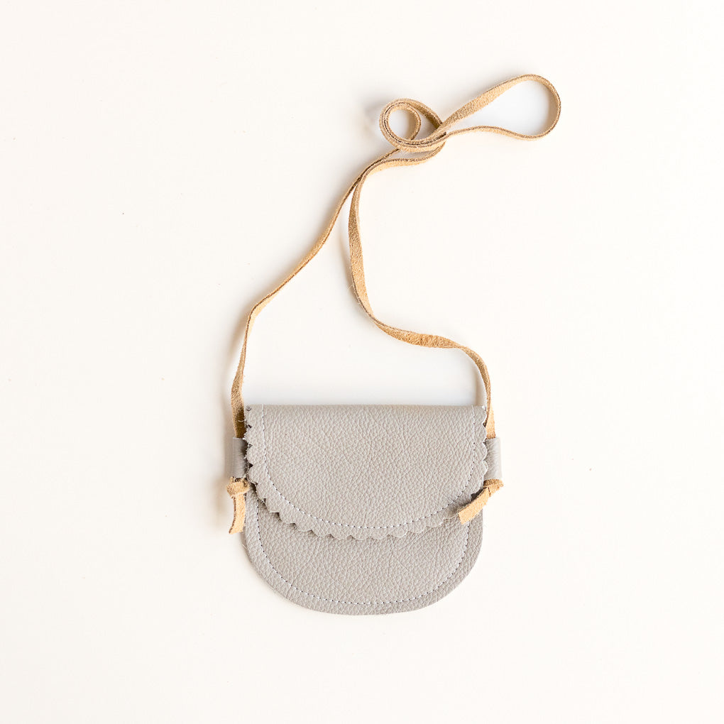 Little Girls' Scalloped Leather Purse in Light Gray