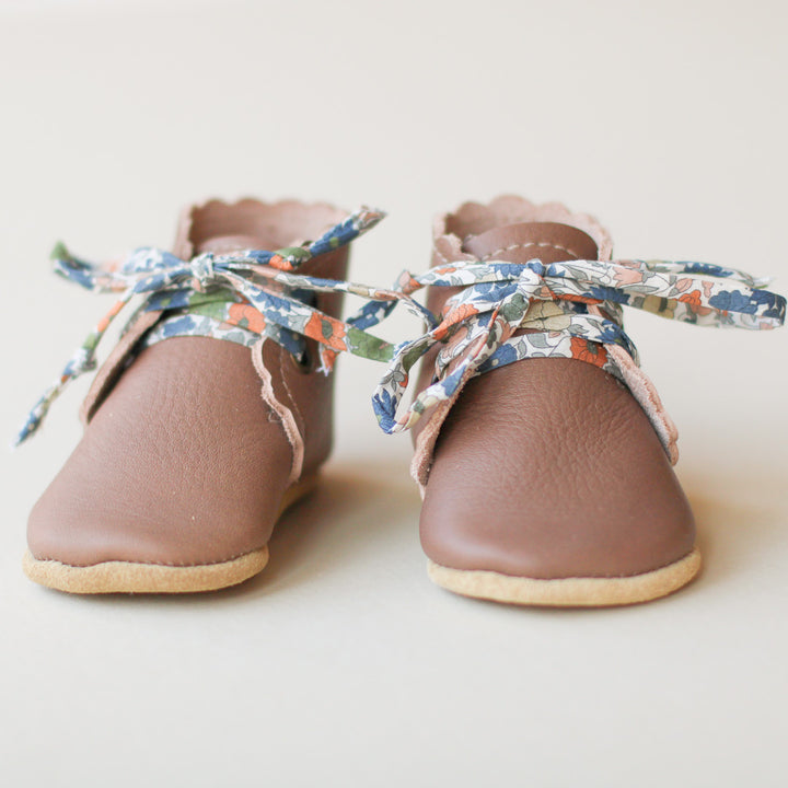 Scalloped Leather Baby Boots in Clay