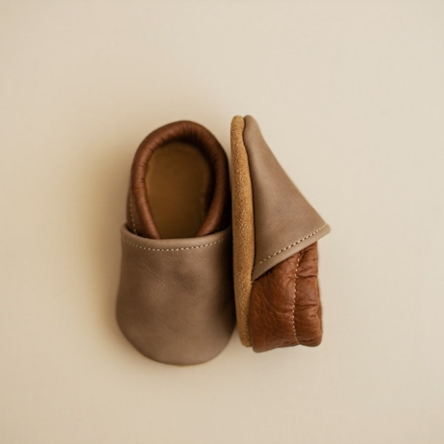 baby boy leather baby shoes in dark brown and gray. Slip on mocc style