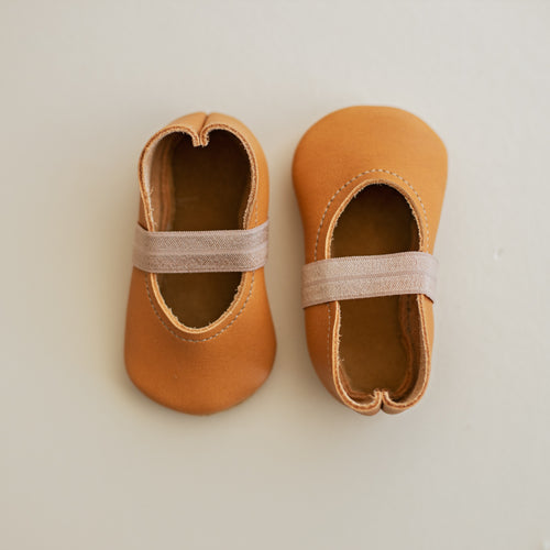 leather baby girl Mary Janes in ginger color. Soft soles for newborns to toddlers. Handcrafted in USA